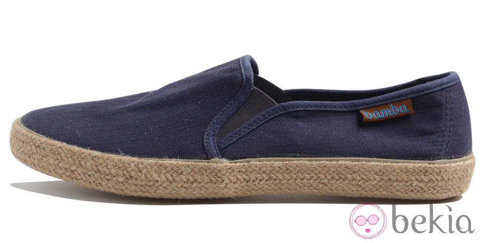 Zapatilla en marino de lino de la colección Victoria by BAMBA verano 2012