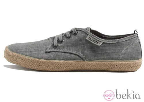 Zapatilla en gris de lino de la colección Victoria by BAMBA verano 2012