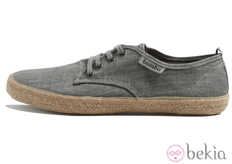 Zapatilla en gris de lino de la colección Victoria by BAMBA verano 2012
