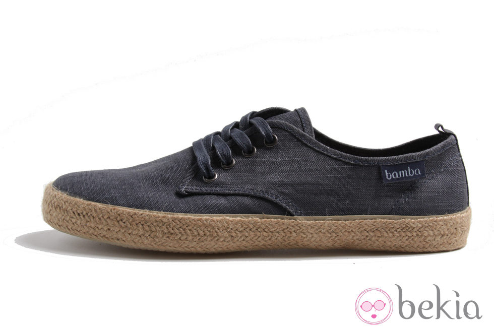 Zapatilla en negro de lino de la colección Victoria by BAMBA verano 2012