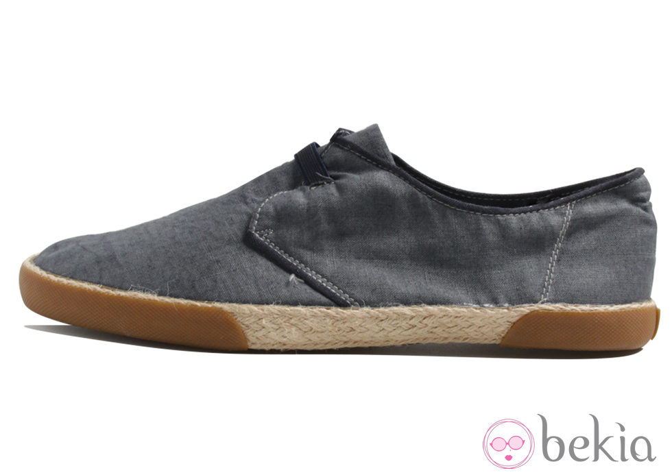 Zapatilla bluchers en marino de la colección Victoria by BAMBA verano 2012