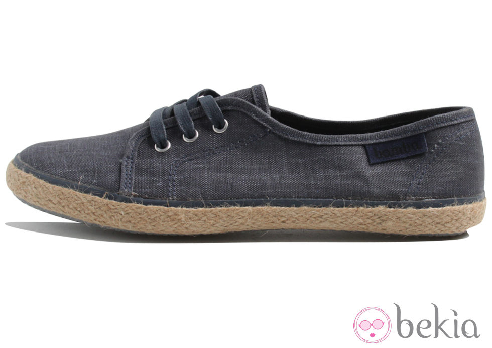Zapatilla en beige de lino de la colección Victoria by BAMBA verano 2012