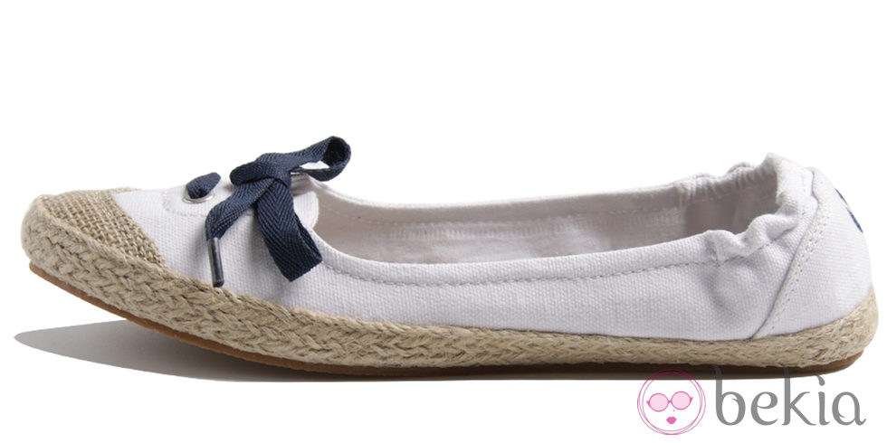 Bailarina blanca de la colección Victoria by BAMBA verano 2012