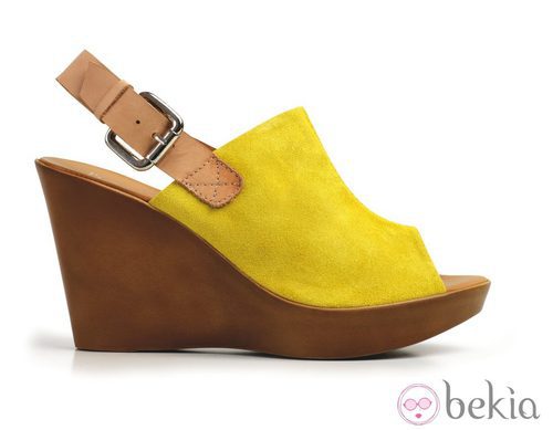 Zueco amarillo de la nueva colección de Lodi para este verano 2012