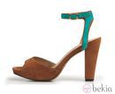 Sandalia bicolor de la nueva colección de Lodi para este verano 2012