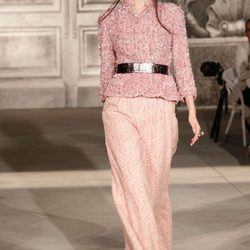 Chaqueta de lana y paillettes de Chanel en la pasarela de la Alta Costura de París otoño/invierno 2012/2013