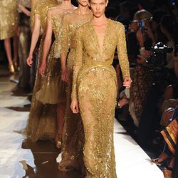 El dorado se sube a la Pasarela de la Alta Costura de París de la mano de Elie Saab