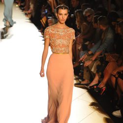 Vestido rosa con paillettes de Elie Saab en la Pasarela de la Alta Costura de París 