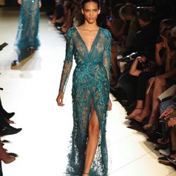 Vestido verde con transparencias de Elie Saab en la Pasarela de la Alta costura de París 