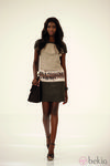 Conjunto con bolso a juego en tonos neutros de la nueva colección de Longchamp para este verano 2012
