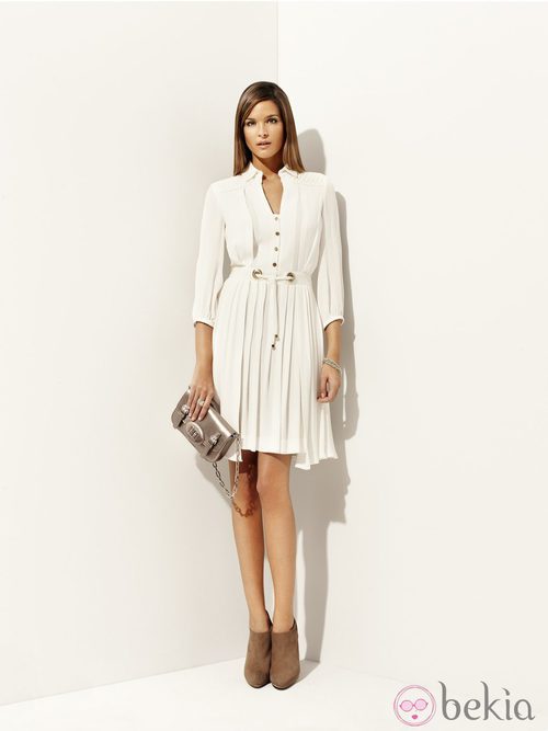 Vestido blanco plisado de la colección 'Deneuve' primavera/verano 2012 de Pedro del Hierro