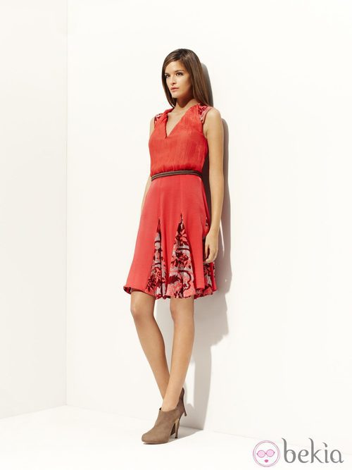 Vestido rojo de la colección 'Tautao' primavera/verano 2012 de Pedro del Hierro