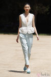 Pantalon empolvado y top peplum de Toni Francesc en la pasarela 080 de Barcelona primavera/verano 2013