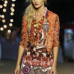 Estampados coloridos en la colección primavera/verano 2013 en la pasarel 080 de Barcelona 2013
