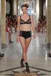 Conjunto con braguita vintage de Guillermina baeza en la pasarela 080 de Barcelona primavera/verano 2013