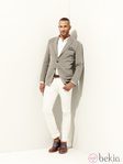 pantalón blanco y americana de la colección verano 2012 de la línea masculina de Pedro del Hierro