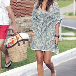 Paula Echevarría con un look muy playero de vacaciones en Marbella