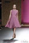 Vestido violeta de gran vuelo de la colección primavera-verano 2013 de Duyos