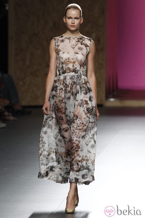 Vestido con estampado floral de la colección primavera-verano 2013 de Duyos