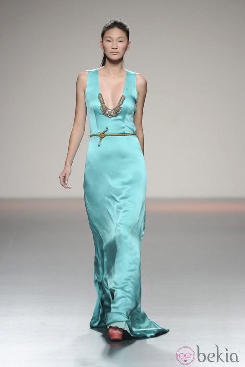 Vestido de seda largo color cian de la colección primavera-verano 2013 de Kina Fernández