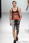 Camiseta tirantes de mono de la colección primavera/verano 2013 de María Escoté