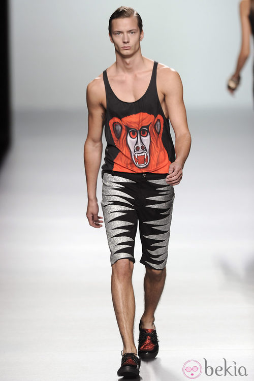 Camiseta tirantes de mono de la colección primavera/verano 2013 de María Escoté