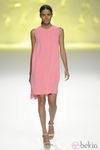 Vestido corto color coral de la colección primavera/verano 2013 de Sita Murt