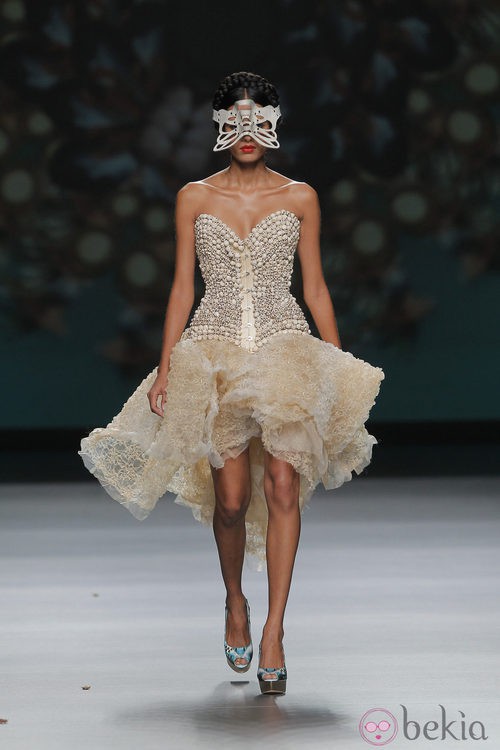 Corsé bordado con calaberas de Maya Hansen, colección primavera-verano 2013