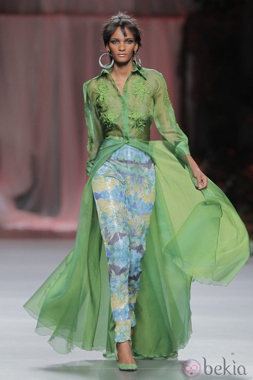Camisa verde transparente de Francis Montesinos, colección primavera/verano 2013