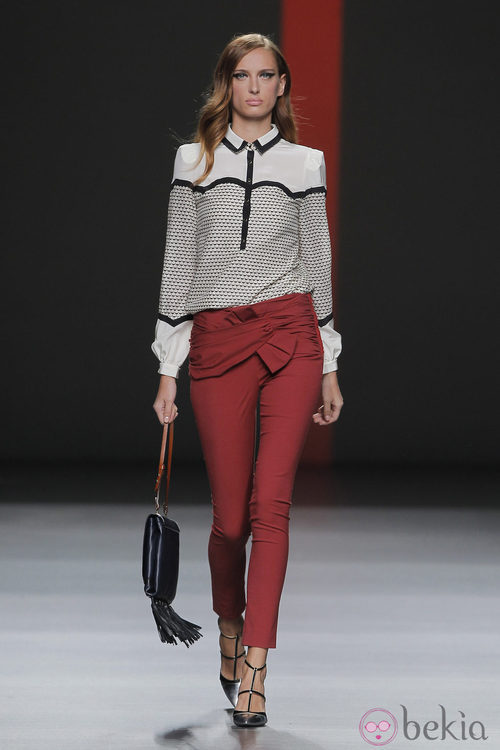 Pantalón pitillo de Miguel Palacio, colección primavera/verano 2013