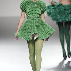 Vestido verde pistacho de origami de la colección primavera/verano 2013 de Eva Soto