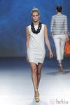 Vestido blanco de Sara Coleman, colección primavera/verano 2013