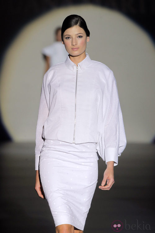 Camisa con cremallera de Juana Martín, colección primavera/verano 2013