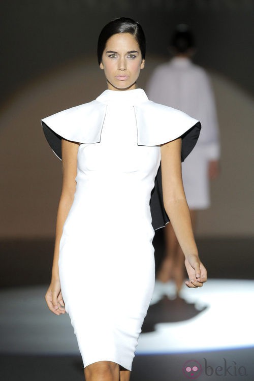 Vestido blanco de Juana Martín, colección primavera/verano 2013