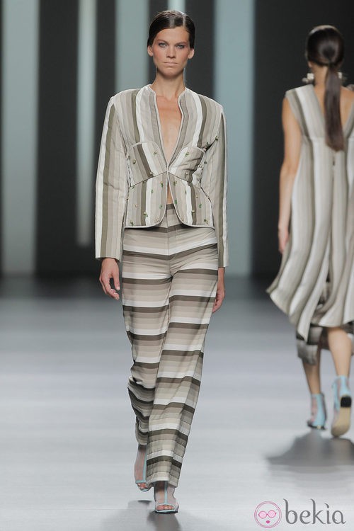 Traje de chaqueta de Martín Lamothe, colección primavera/verano 2013