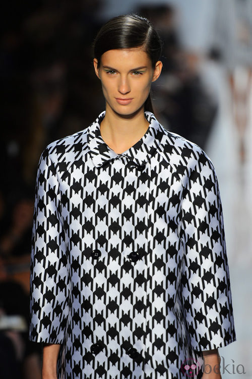 Estampado de para de gallo en el desfile de Michael Kors en la Semana de la Moda de Nueva York