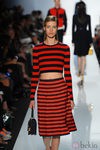 Top y falda a tayas rojas y negras de Michael Kors primavera/verano 2013
