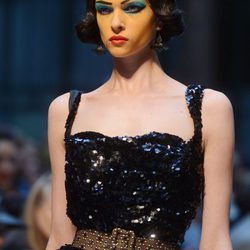 Conjunto negro de paillettes de Vivianne Westwood primavera/verano 2013