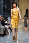 Vestido amarillo dorado de Vivianne Westwood primavera/verano 2013