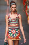 Estampados multicolor en el desfile de Dolce & Gabbana en la Semana de la Moda de Milán 2013