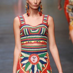 Estampados multicolor en el desfile de Dolce & Gabbana en la Semana de la Moda de Milán 2013