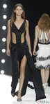 Vestido negro largo con aberturas de Roberto Cavalli en la Semana de la Moda de Milán primavera/verano 2013