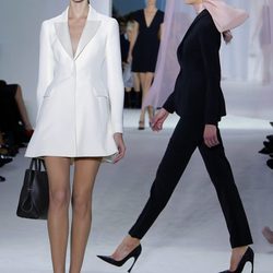 Chaqueta silueta bar de Dior en la Semana de la Moda de París primavera/verano 2013