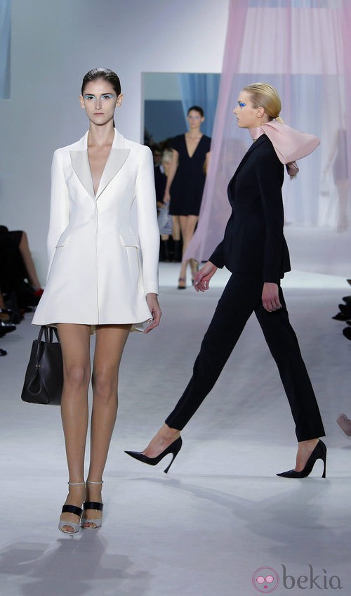 Chaqueta silueta bar de Dior en la Semana de la Moda de París primavera/verano 2013