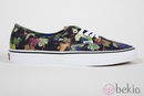 Zapatilla con estmapado de uvas de la colección Vans x Kenzo parte III