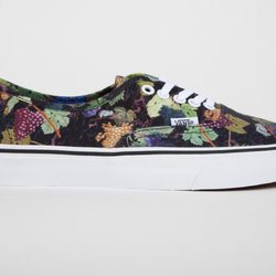 Zapatilla con estmapado de uvas de la colección Vans x Kenzo parte III