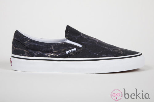 Zapatilla 'slip' negra con destellos de la colección Vans x Kenzo parte III
