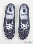 Zapatillas azules con estampado de flores de la colección Vans x Kenzo parte II
