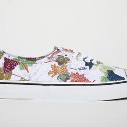 Zapatillas blancas con estampado de uvas de la colección Vans x Kenzo parte III