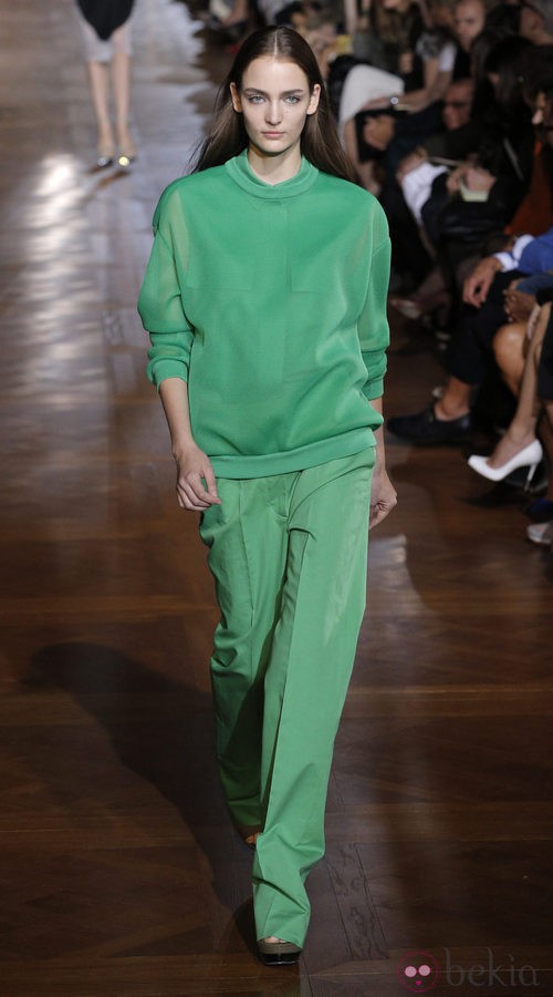 Conjunto de corte masculino en color verde de Stela McCartney primavera/verano 2013